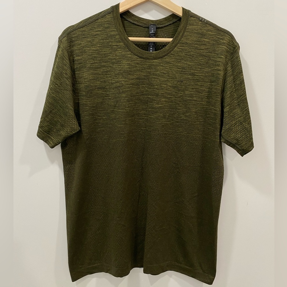 Lululemon Metal Vent Breathe Short Sleeve